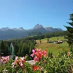 Nord 3* كورتينا دامبيتزو
